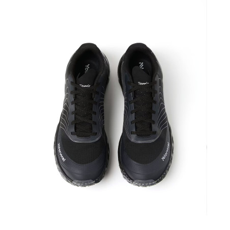 zapatillas de trail running nnormal tomir 2 negras
