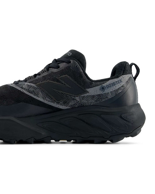 zapatillas de trail running new balance hierro 9 gore tex color negro