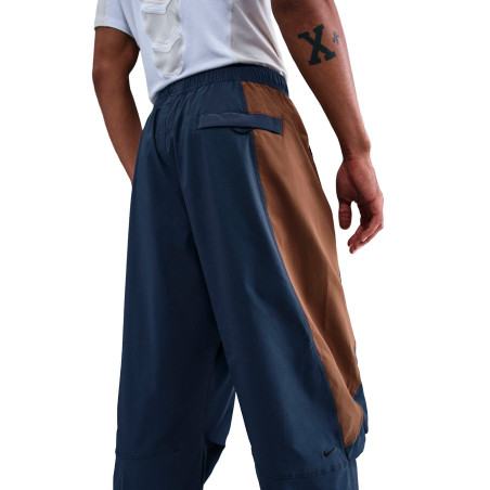 NIKE TECH PANT COLOR AZUL Y MARRÓN H8466-437