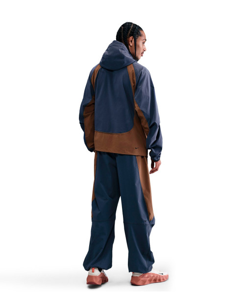 NIKE TECH PANT COLOR AZUL Y MARRÓN H8466-437