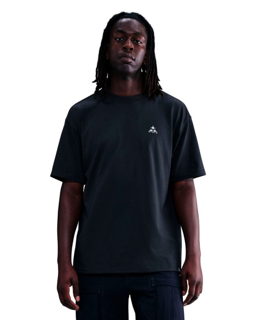 camiseta nike acg color negro de aliens