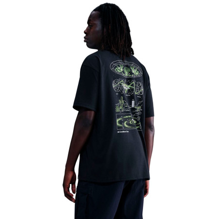 camiseta nike acg color negro de aliens