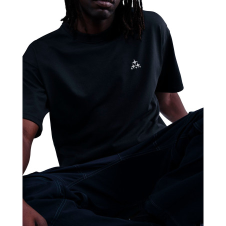 camiseta nike acg color negro de aliens