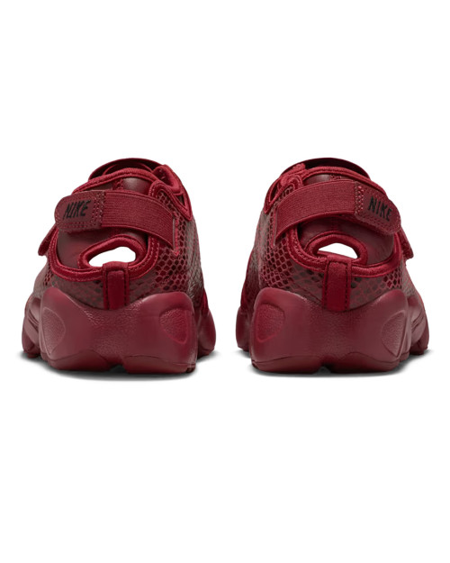 Nike W Air Rift IM5739-600 Color Rojo Granate y negro textura serpiente